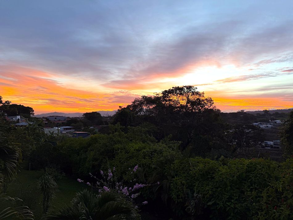 El último atardecer, desde Alajuela