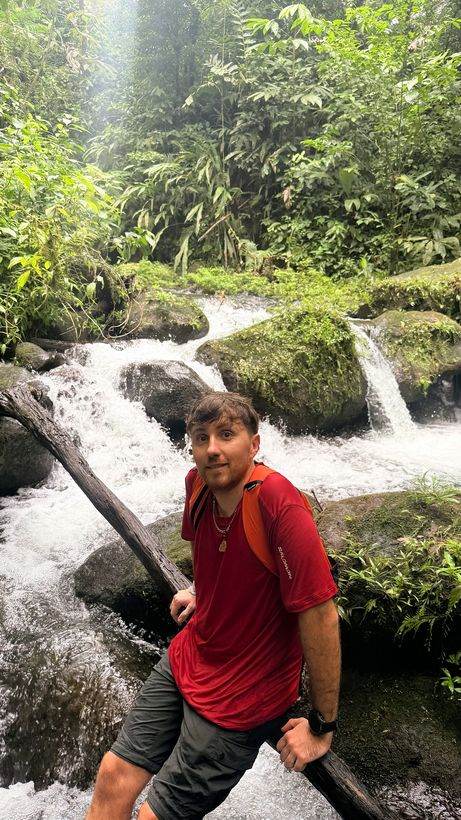 En la poza pública del Río Celeste