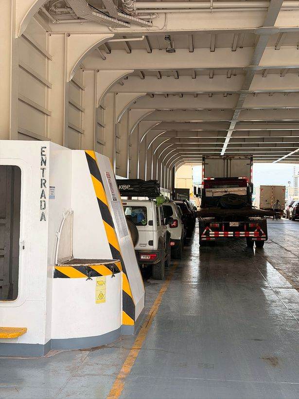 El Jimny en la bodega del ferry