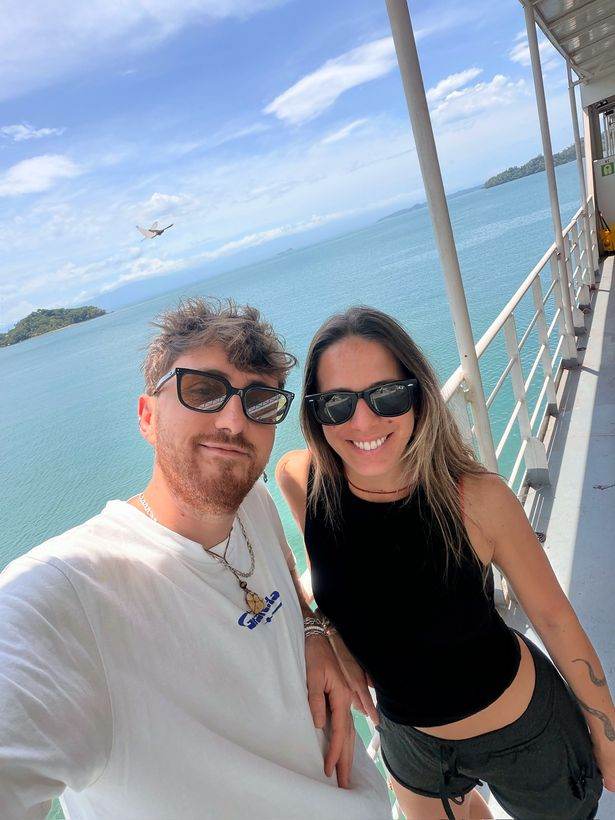 Los dos, cruzando el golfo