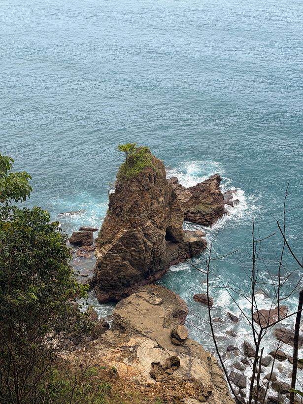 Los acantilados de Punta Catedral