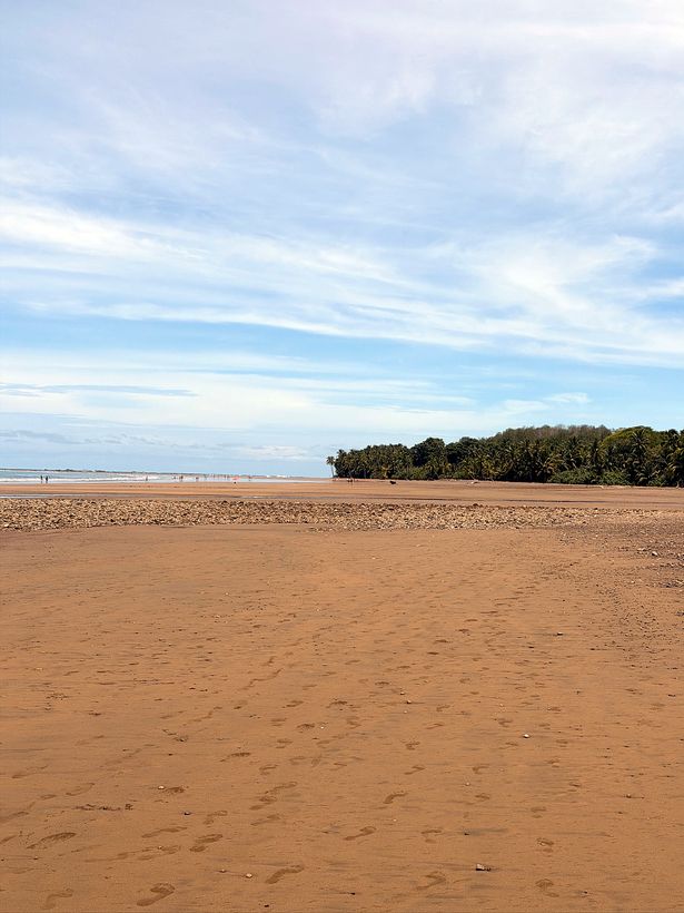 La marea se fue y quedó esta lengua de arena