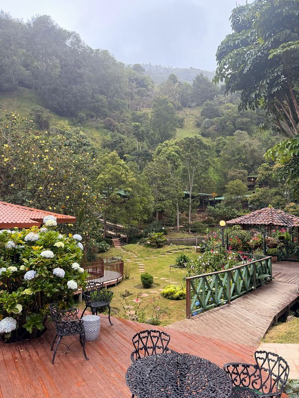 La terraza, ya de tarde, a dos mil doscientos metros