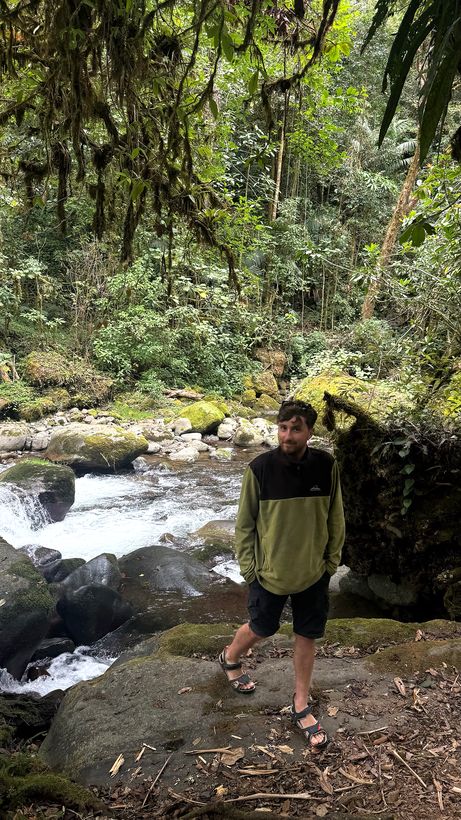 Mati en las piedras del Savegre