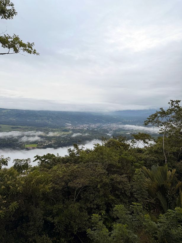 Amanece sobre el valle de Turrialba