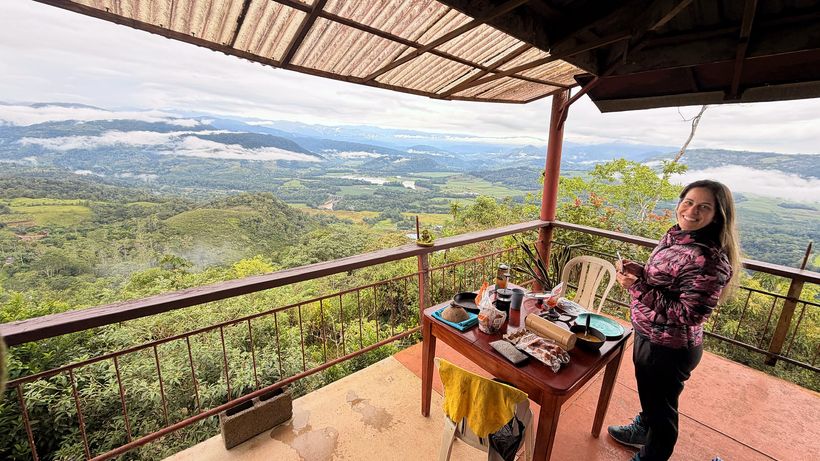 El desayuno en el mirador, con medio país abajo